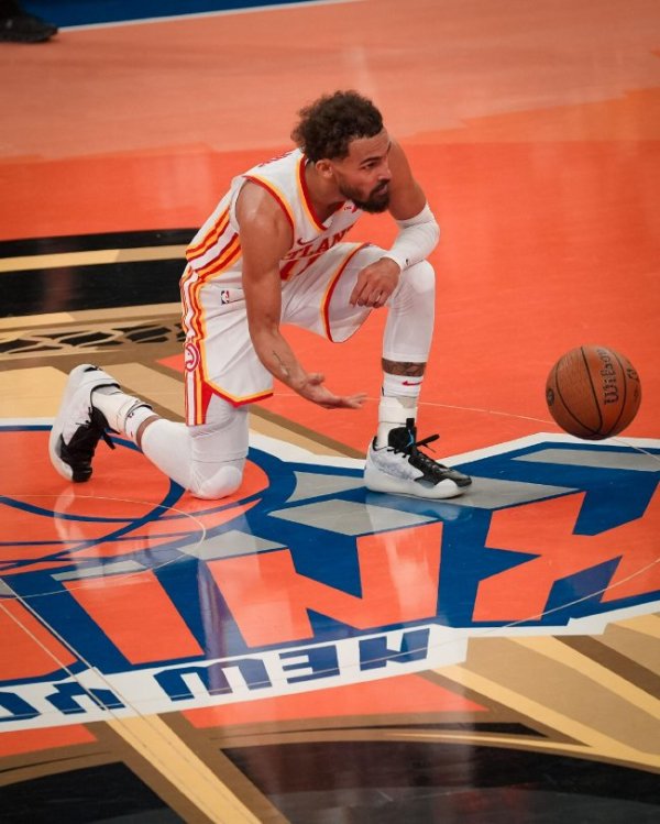 乐鱼体育 特雷杨22+11杰约21+15 老鹰力克尼克斯晋级4强